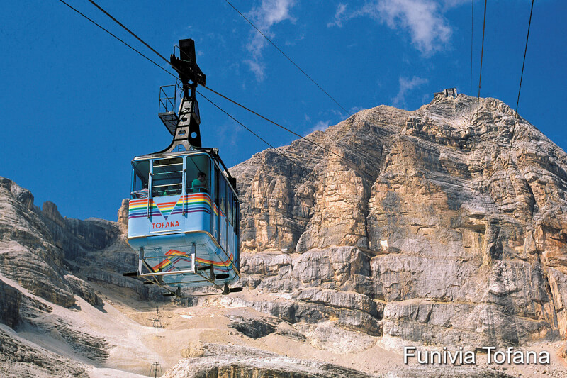 Cable car and Mount Tofana in the background