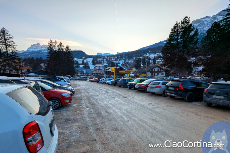 The temporary parking area in the nearby of Villa Marina