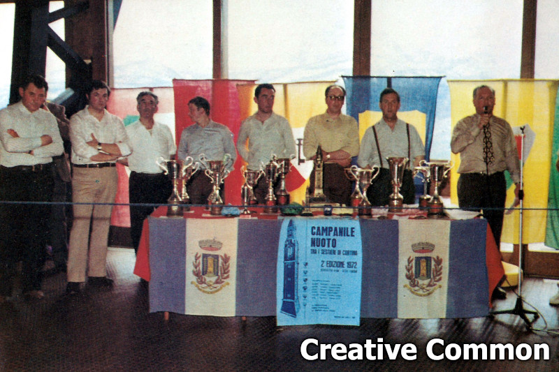 Foto storica della premiazione del torneo Campanile Nuoto