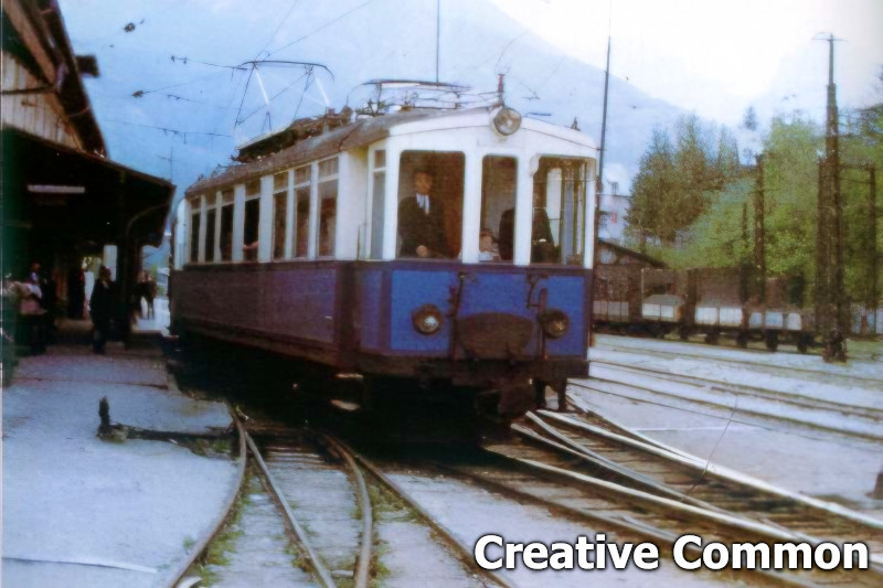 Historical photograph of the Cortina train