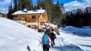 Winter hike in Cortina from Campo to Lake d'Ajal